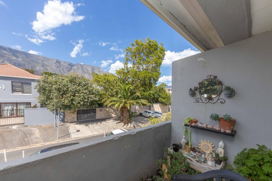 2 Bedroom Property for Sale in Vredehoek Western Cape